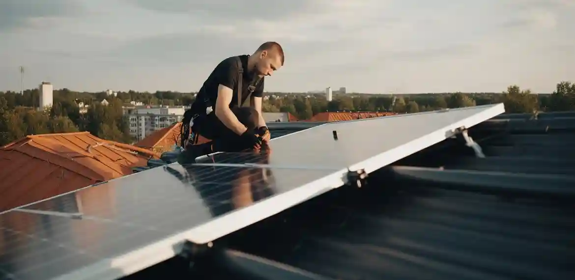 Installation de nouveaux panneaux solaires en Essonne 